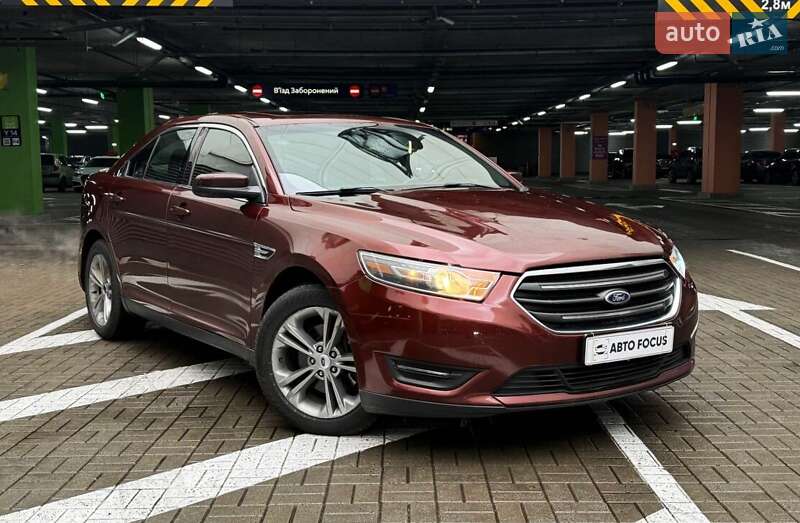 Седан Ford Taurus 2016 в Києві
