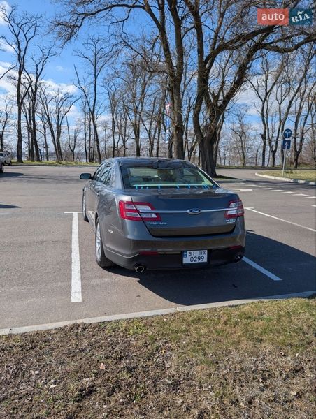 Седан Ford Taurus 2017 в Николаеве