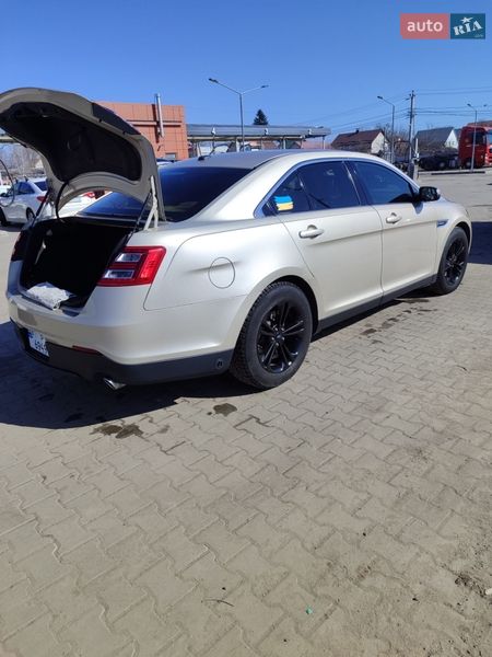 Седан Ford Taurus 2017 в Боярке