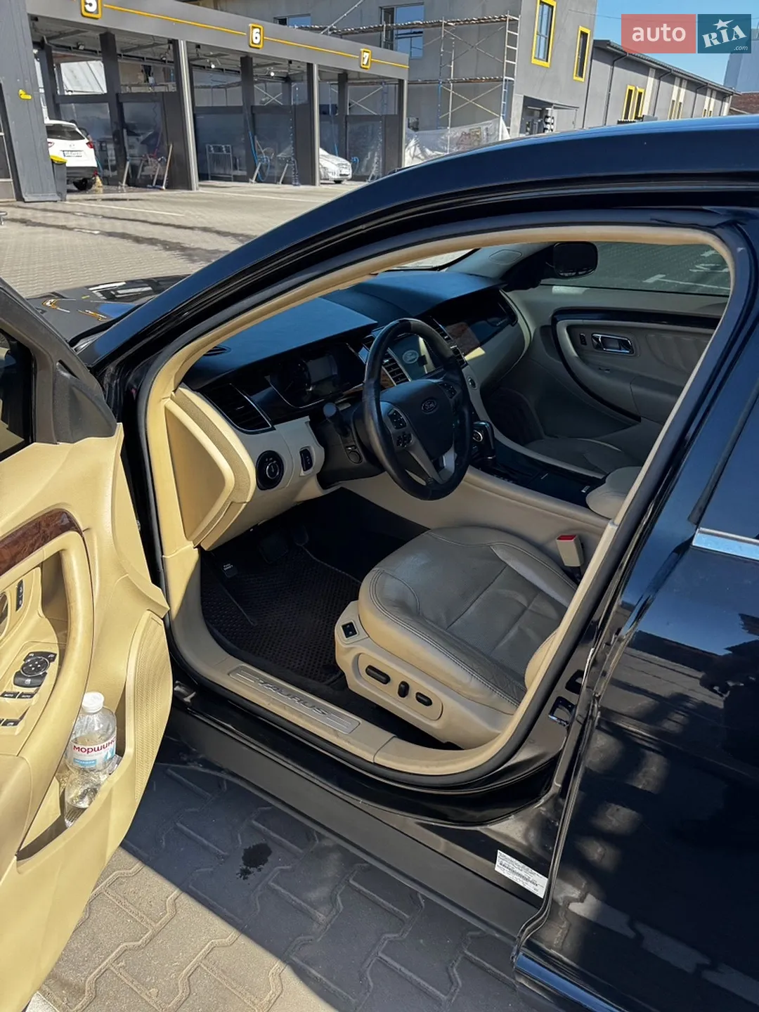 2017 Ford Taurus - мініатюра 28