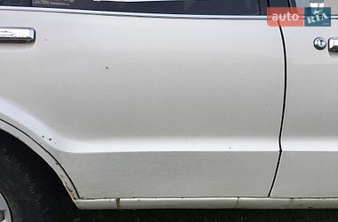 Седан Ford Taurus 1986 в Рава-Руській