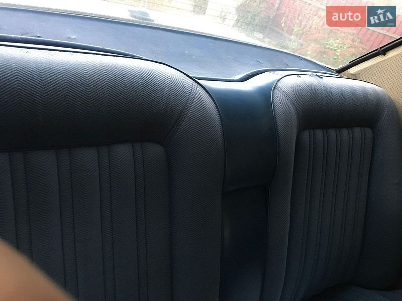 Седан Ford Taurus 1986 в Рава-Руській