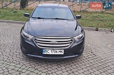 Седан Ford Taurus 2017 в Львові