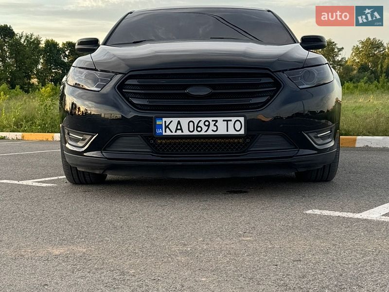 Седан Ford Taurus 2016 в Києві