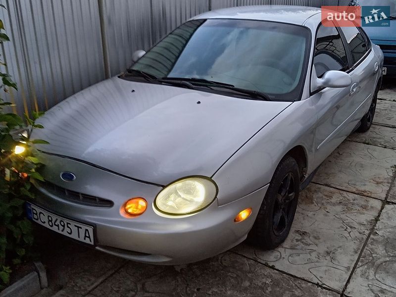 Седан Ford Taurus 1997 в Нововолынске