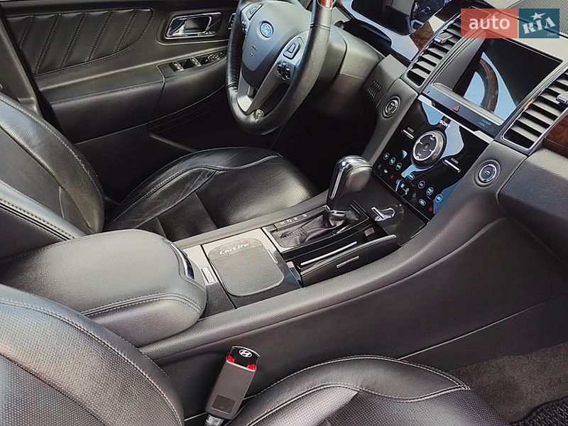 Седан Ford Taurus 2018 в Снятині