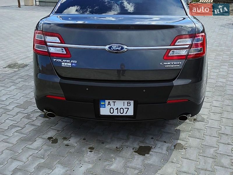 Седан Ford Taurus 2018 в Снятині