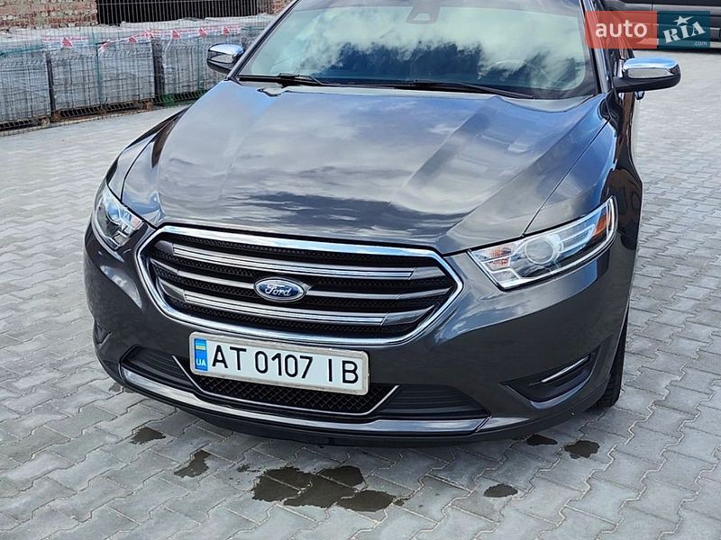 Седан Ford Taurus 2018 в Снятині