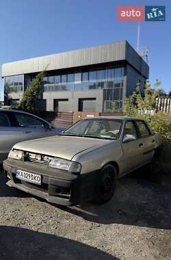 Седан Ford Tempo 1988 в Буче