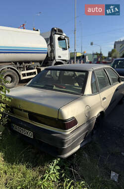 Седан Ford Tempo 1988 в Киеве