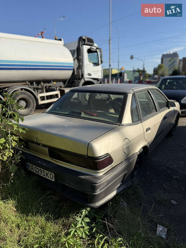 Седан Ford Tempo 1988 в 