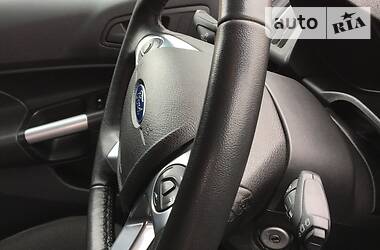 Вантажопасажирський фургон Ford Tourneo Connect 2015 в 