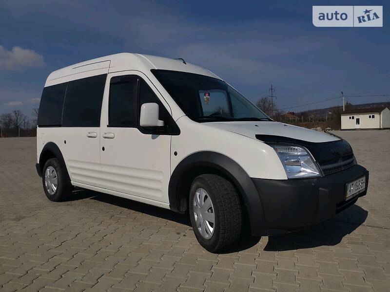Вантажопасажирський фургон Ford Tourneo Connect 2006 в Чернівцях
