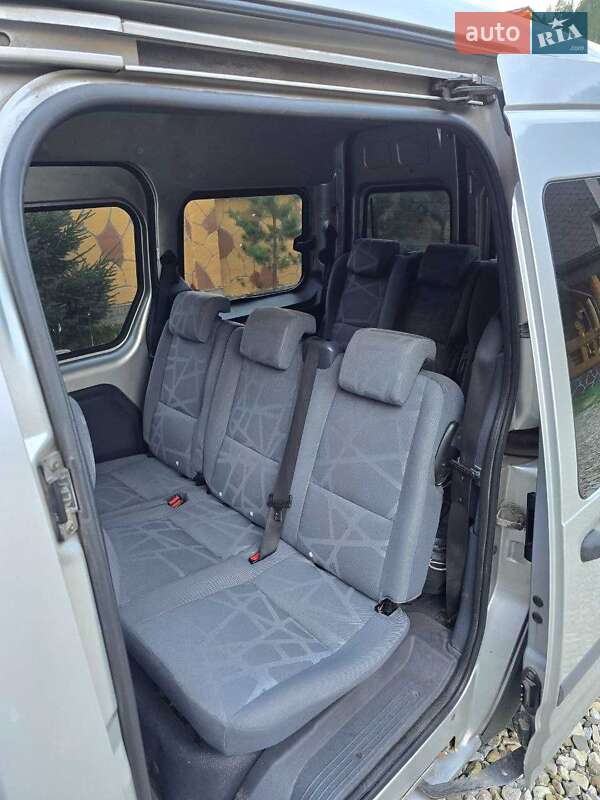 Минивэн Ford Tourneo Connect 2013 в Киеве