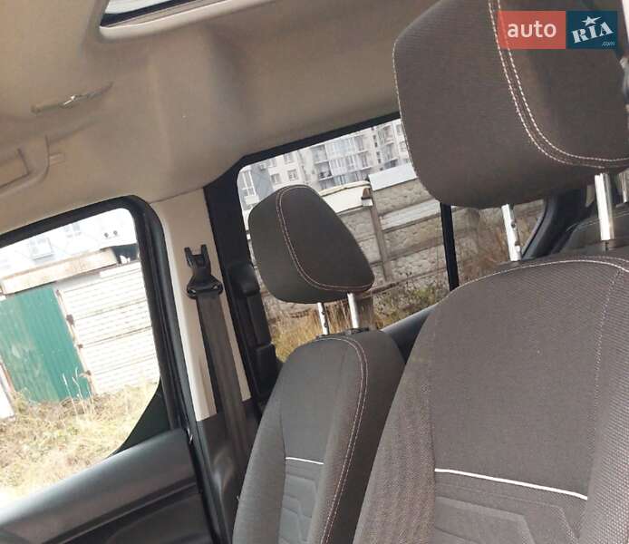 Минивэн Ford Tourneo Connect 2017 в Тысменице фото 34 Минивэн Ford Tourneo Connect 2017 в Тысменице