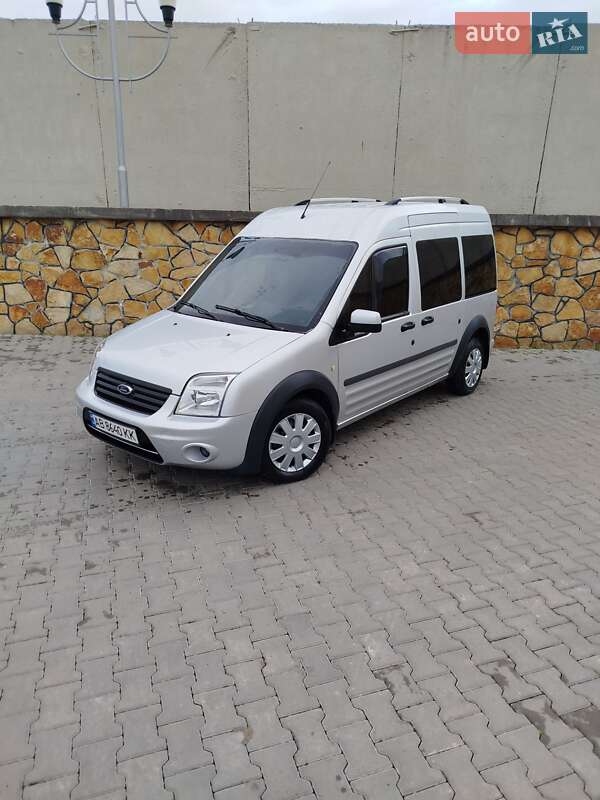 Минивэн Ford Tourneo Connect 2011 в 