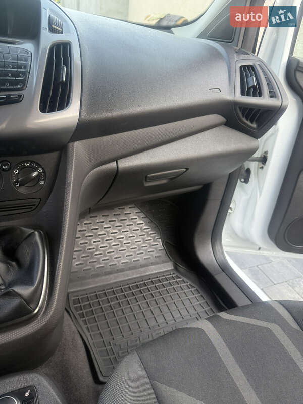 Минивэн Ford Tourneo Connect 2016 в Мукачево фото 11 Минивэн Ford Tourneo Connect 2016 в Мукачево