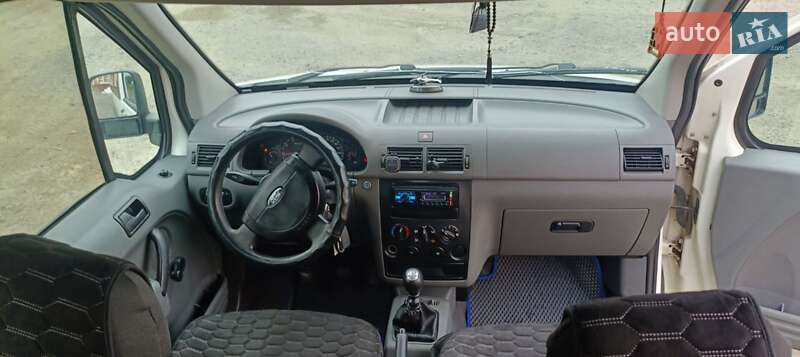 Минивэн Ford Tourneo Connect 2004 в Луцке
