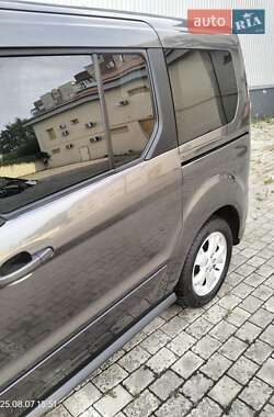 Минивэн Ford Tourneo Connect 2015 в 