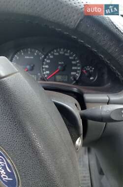 Минивэн Ford Tourneo Connect 2004 в 