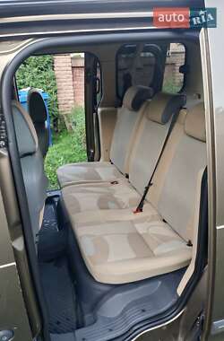Минивэн Ford Tourneo Connect 2012 в 