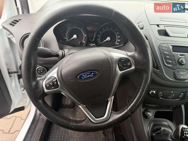 Минивэн Ford Tourneo Connect 2017 в Луцке