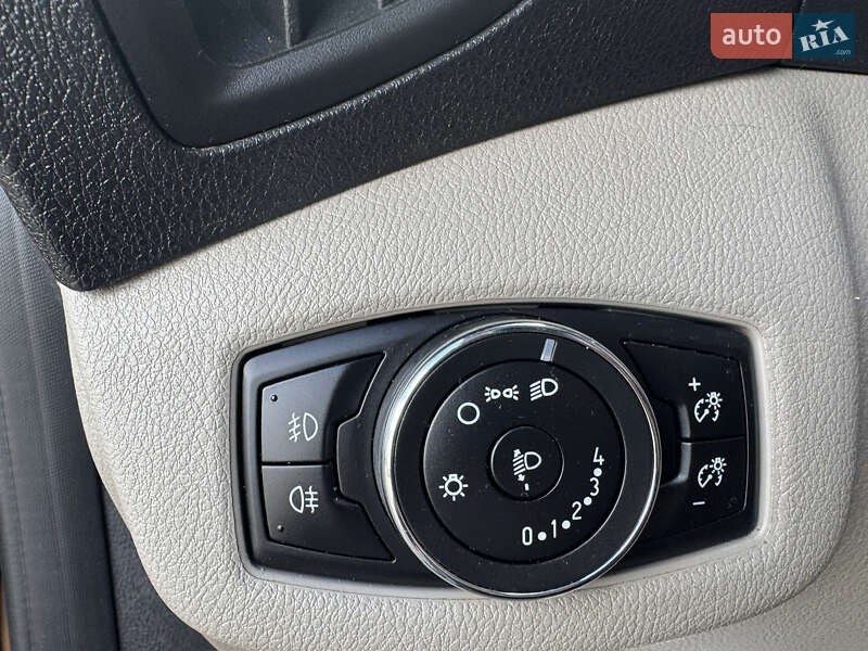 Мінівен Ford Tourneo Connect 2014 в Києві фото 55 Мінівен Ford Tourneo Connect 2014 в Києві