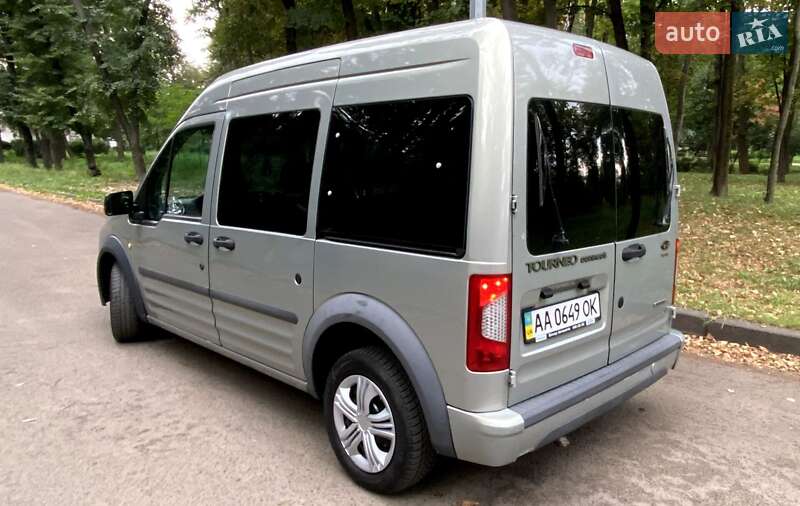 Мінівен Ford Tourneo Connect 2011 в Києві