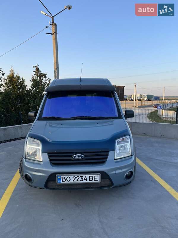 Минивэн Ford Tourneo Connect 2011 в 