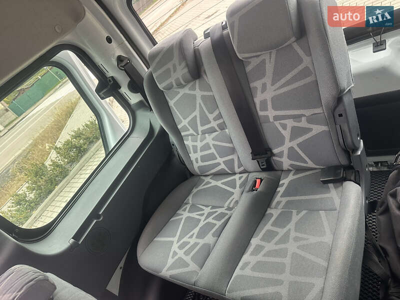 Мінівен Ford Tourneo Connect 2010 в Житомирі