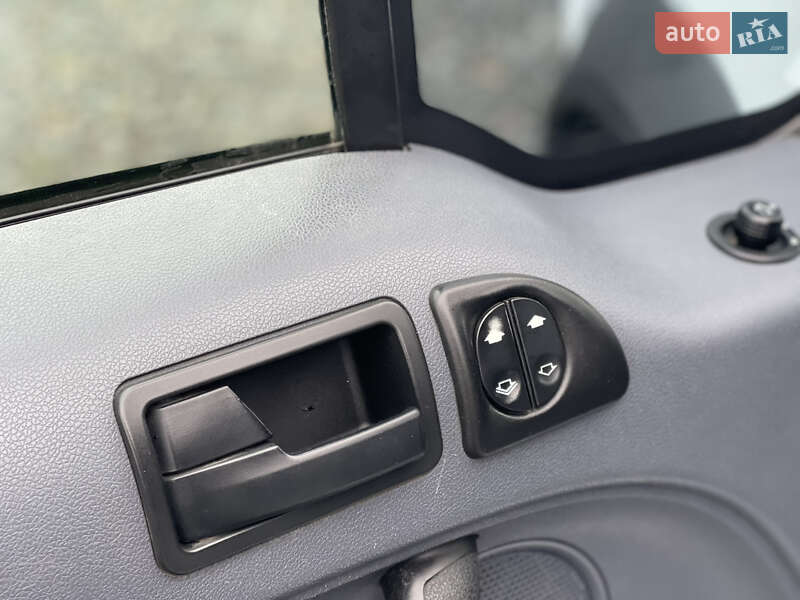 Мінівен Ford Tourneo Connect 2010 в Чернівцях фото 22 Мінівен Ford Tourneo Connect 2010 в Чернівцях