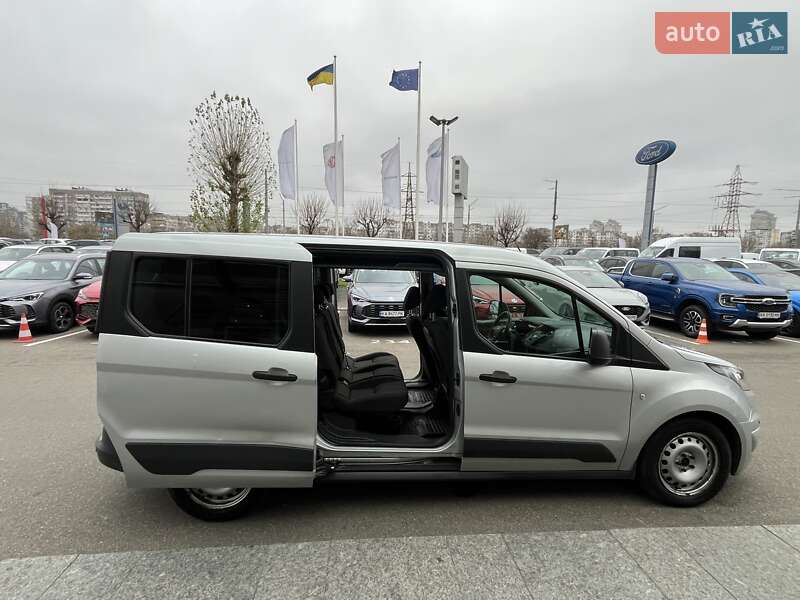 Минивэн Ford Tourneo Connect 2016 в Киеве фото 10 Минивэн Ford Tourneo Connect 2016 в Киеве