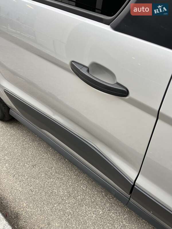 Минивэн Ford Tourneo Connect 2016 в Киеве фото 20 Минивэн Ford Tourneo Connect 2016 в Киеве