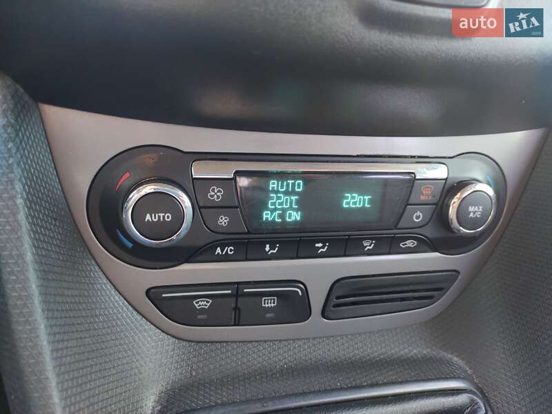 Минивэн Ford Tourneo Connect 2016 в Ровно