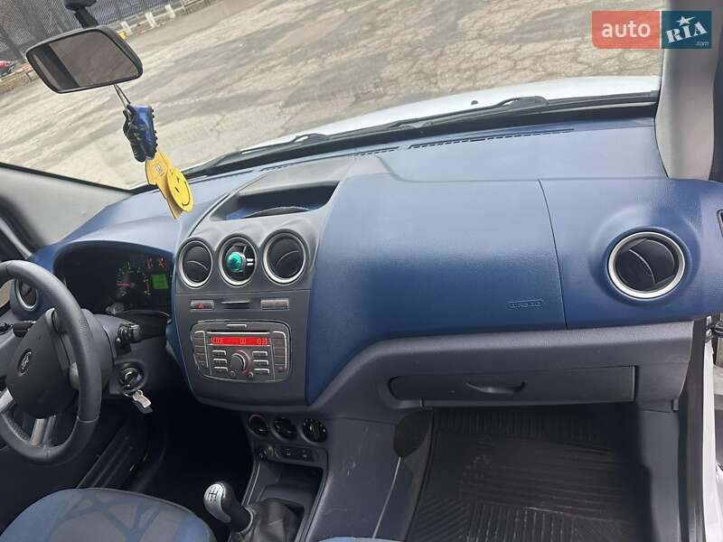 Минивэн Ford Tourneo Connect 2012 в Граденицах фото 9 Минивэн Ford Tourneo Connect 2012 в Граденицах