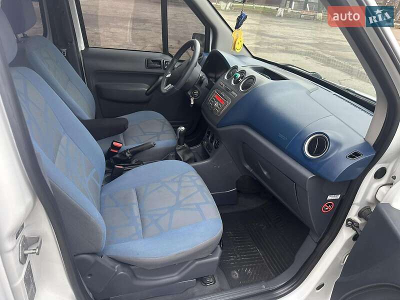 Минивэн Ford Tourneo Connect 2012 в Граденицах фото 14 Минивэн Ford Tourneo Connect 2012 в Граденицах