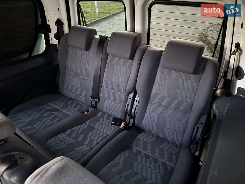 Минивэн Ford Tourneo Connect 2009 в Виноградове фото 18 Минивэн Ford Tourneo Connect 2009 в Виноградове