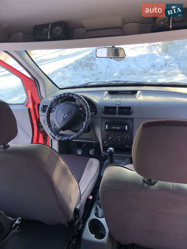 Минивэн Ford Tourneo Connect 2004 в Виннице