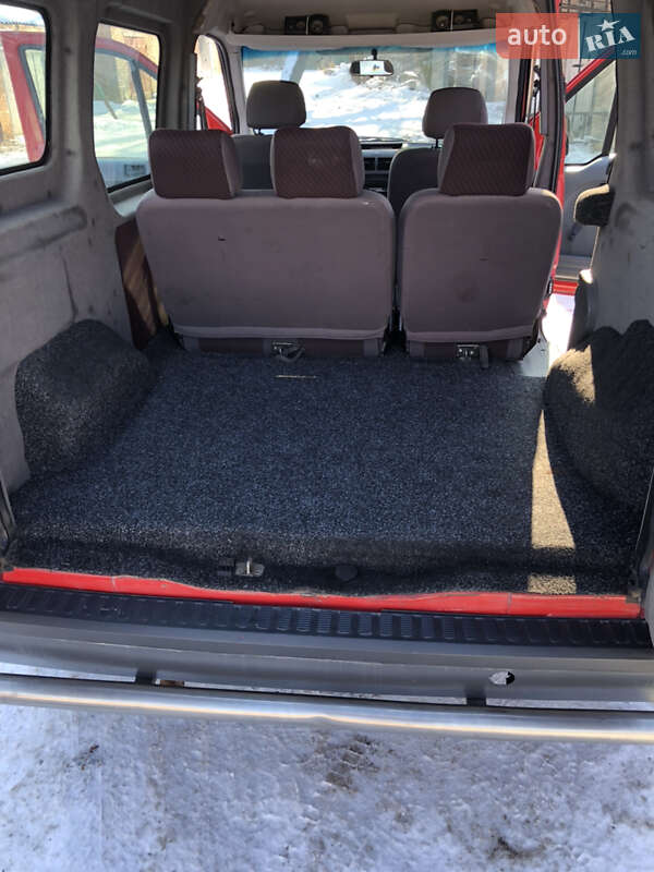 Минивэн Ford Tourneo Connect 2004 в Виннице