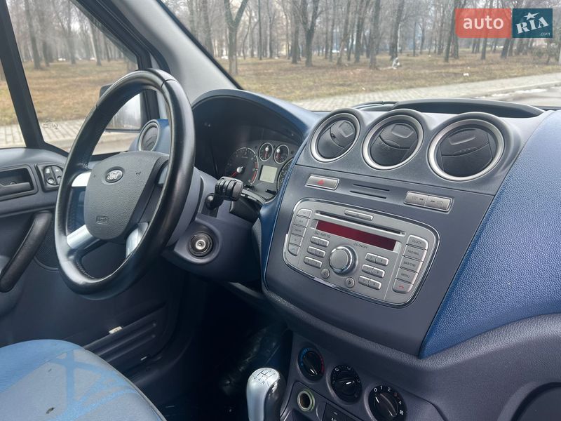 Минивэн Ford Tourneo Connect 2012 в Синельниково