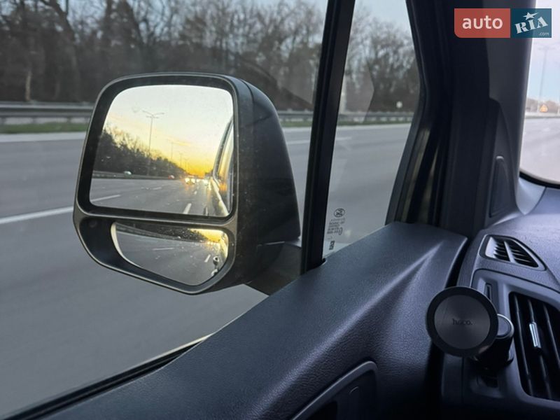 Минивэн Ford Tourneo Connect 2018 в Киеве