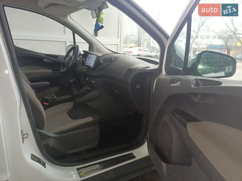 Микровэн Ford Tourneo Courier 2017 в Одессе