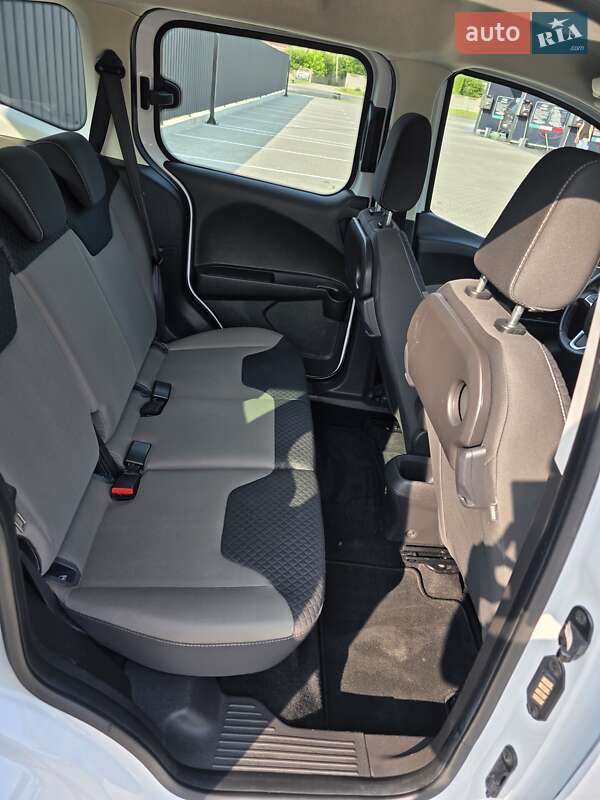 Мікровен Ford Tourneo Courier 2016 в Луцьку фото 19 Мікровен Ford Tourneo Courier 2016 в Луцьку