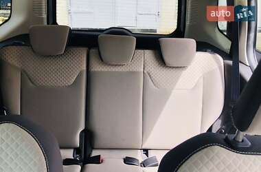 Минивэн Ford Tourneo Courier 2020 в 