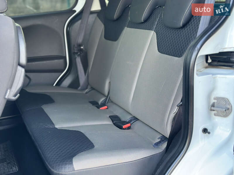 Микровэн Ford Tourneo Courier 2017 в Березане фото 13 Микровэн Ford Tourneo Courier 2017 в Березане