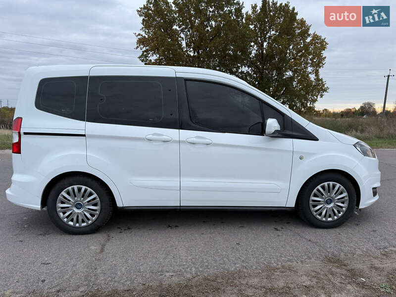Микровэн Ford Tourneo Courier 2017 в Березане фото 6 Микровэн Ford Tourneo Courier 2017 в Березане