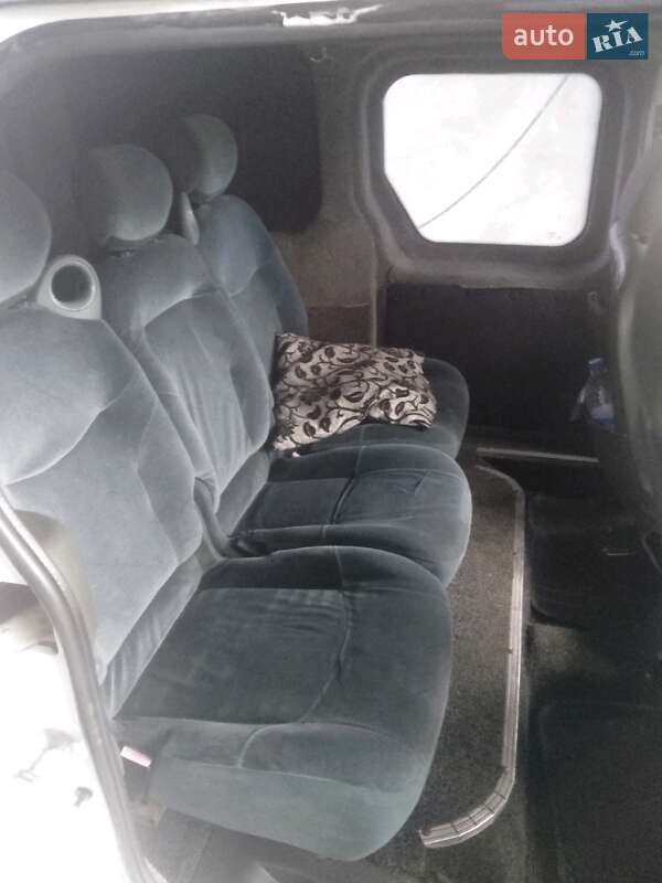 Вантажопасажирський фургон Ford Tourneo Custom 2003 в Чернівцях