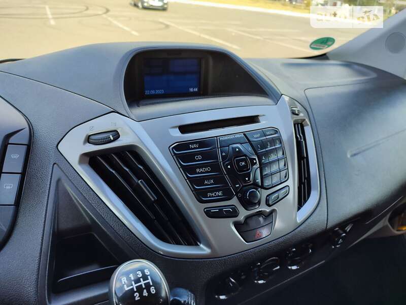 Мінівен Ford Tourneo Custom 2015 в Кривому Розі