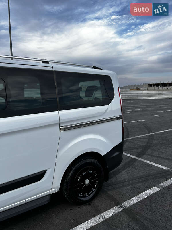 Мінівен Ford Tourneo Custom 2014 в Пустомитах