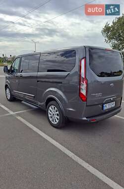 Минивэн Ford Tourneo Custom 2023 в 